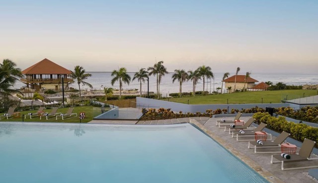 Coastal Escape 2 Units | Tranquil Room w/Ocean View Balcony, Pool & Free Parking