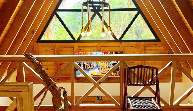 Cozy 2-bedroom cabin where nightfall reveals its most magical scenery