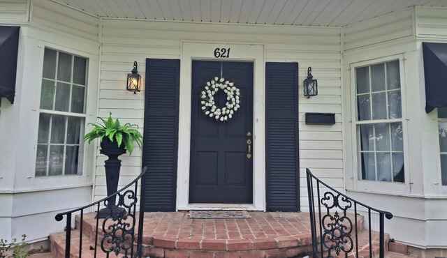 Cozy 2-bedroom house in quaint Ada. Perfect for traveling workers. in Ada
