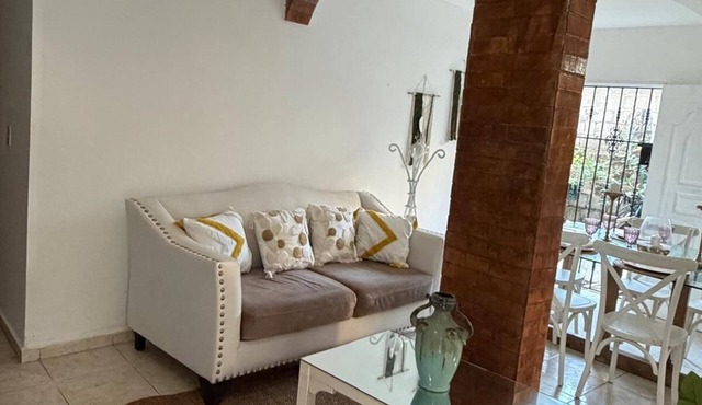 Cozy and Quiet Corner to Rest