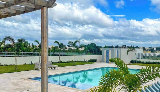 Cozy Apartment, Pool & Gym near the US Embassy