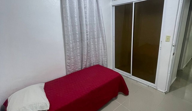 Cozy 2-bedroom house in excellent Santiago de los Caballeros with AC
