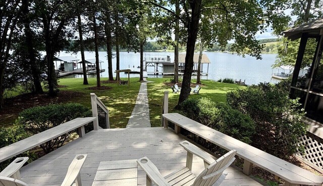 Cozy Lake Escape on Weiss Lake in Cedar Bluff