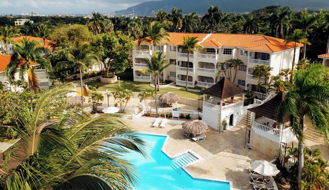 CROWN&RESIDENCE SUITES 2-bedroom resort in delightful Puerto Plata with WiFi, AC