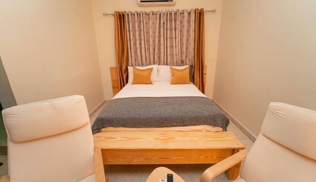 Danshari Room B-2 (Parking-Breakfast included) Malecon-Beaches 10 minutes away