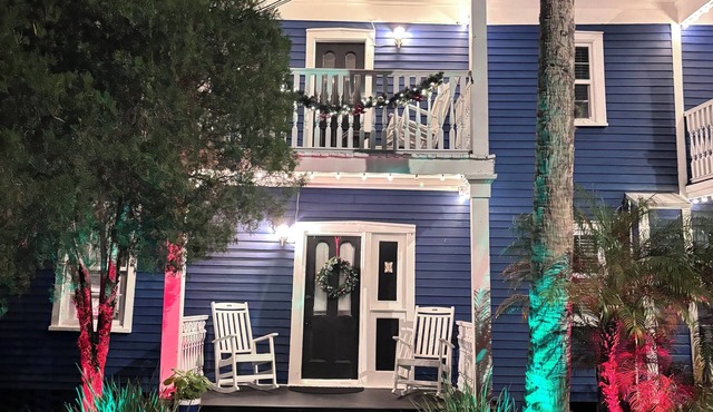 Dog-friendly downtown efficiency w/free bike use in St Augustine