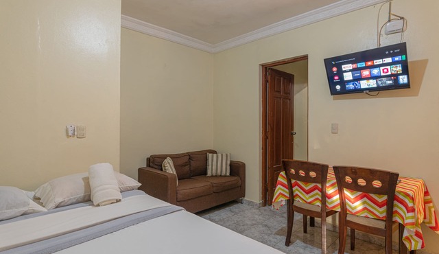 Double Room Near SDQ Airport Fast Wi-Fi & Free Parking