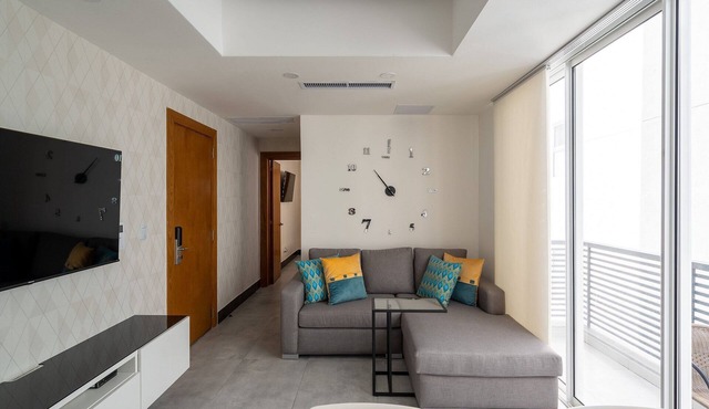 Downtown*Cozy*1br* pool* 50mb| 5*YELLOWKEY