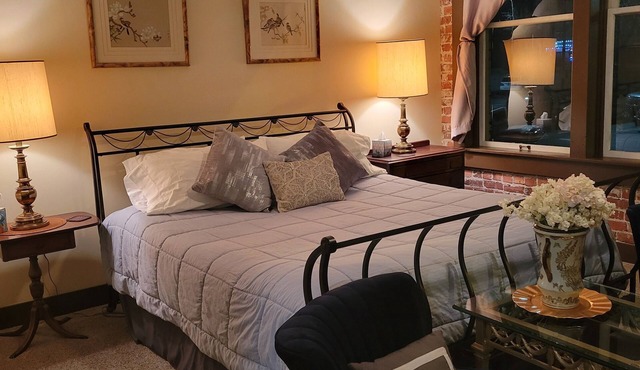 Downtown Cozy Castlerock Suite in Wenatchee