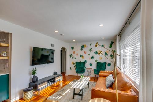 Dreamy St Charles Retreat w/Furnished Patio! in St. Charles