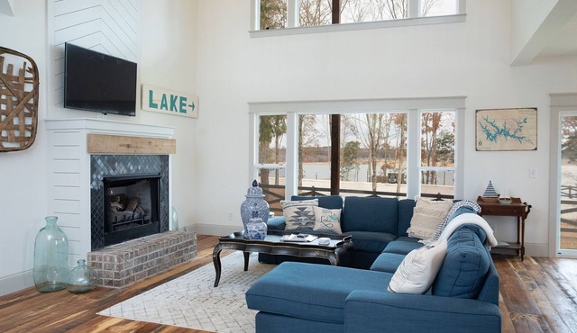 Easy Peasy -lakefront home Tim’s Ford Lake -golf cart seats 6, in Twin Creeks in Winchester