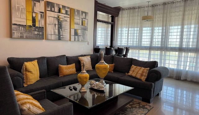 Elegant Karamelo F8 suite