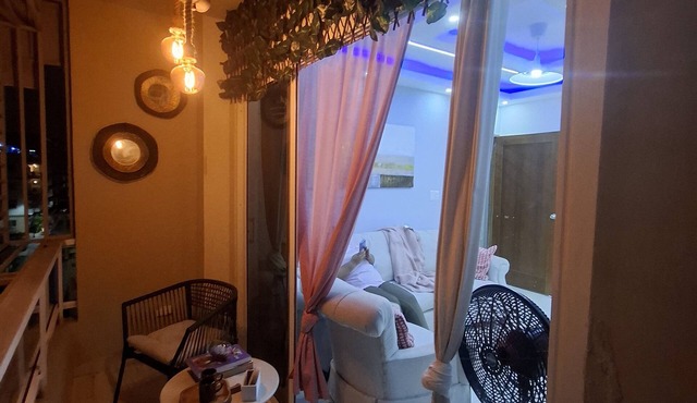 Elegant & Comfortable Apartment with Private Balcony