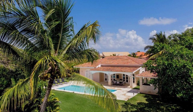 Elegant Luxury Villa Golf and Pool View ! Cocotal
