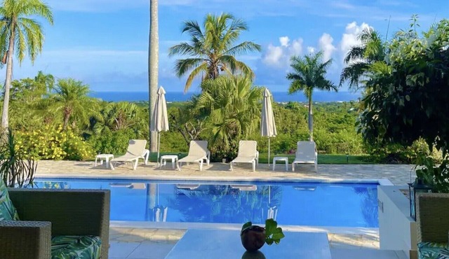Elegant & Spacious Villa with Breathtaking Ocean Views