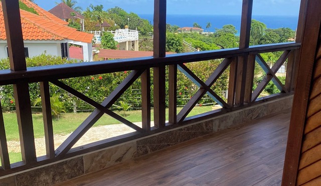 Enchanting Wood Villa, Amazing Ocean Views with Tree house