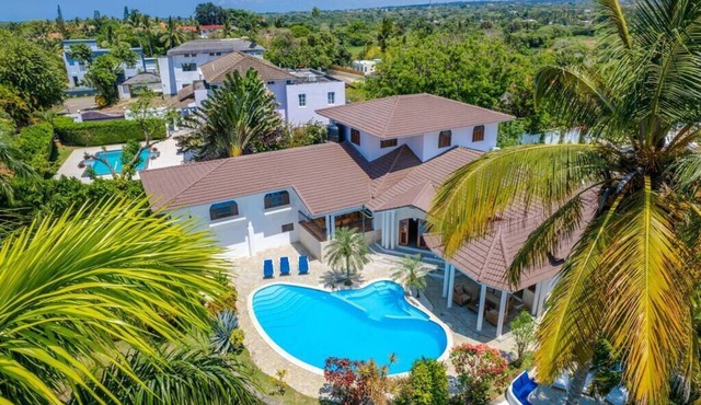 Esencia Española. Stunning Luxury in a Private Compound