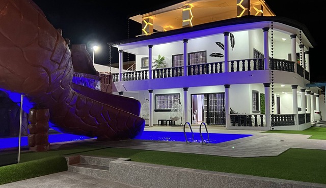 Exclusive Luxury Villa: Private Water Slide & Spa Oasis