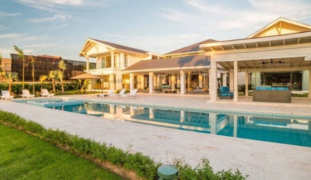 Exquisite Villa overlooking the Dye Fore Golf Course