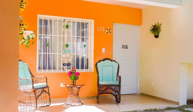 Family 2BR Townhouse Beach Access, Pool & Fast Wi-Fi