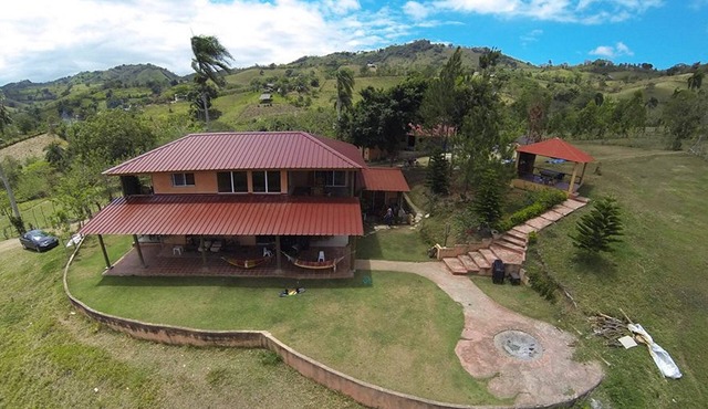 Family suite in farm overlooking the Taveras lake