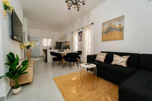 Family Villa with Pool, BBQ, 5 Min from Macao Beach