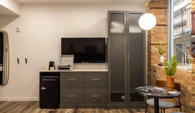 Finnley Boutique King Room in Grand Rapids