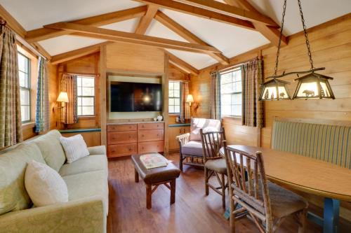 Fire Pit + Lake Access: Cabin Retreat in Heflin in Heflin
