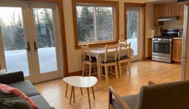 Frank Lloyd Wright inspired Private, mountain views, wheelchairs accessible in Weston