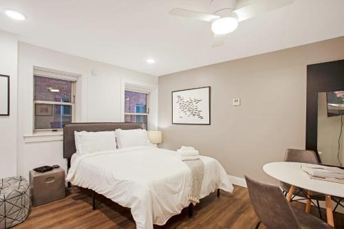 FRONTDESK Midtown Studio Apt near KC Nightlife in Kansas City