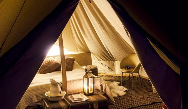 Glamping on the lake! A romantic weekend in a luxury tent