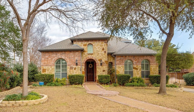 Great for Gatherings! Stylish Allen Home w/Patio in Allen