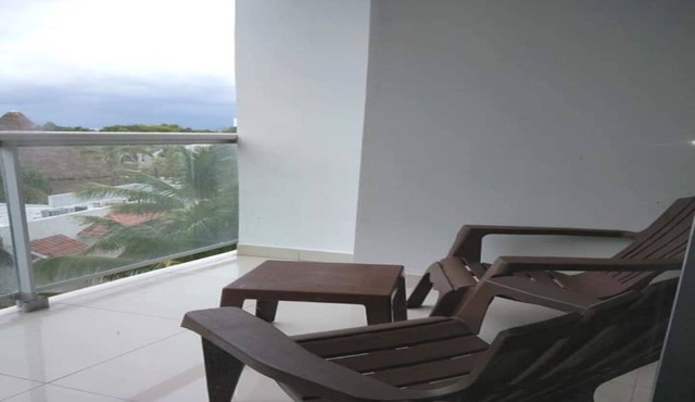Great For Vacationing or Working Remotely! Airport/Tour Transportation Available