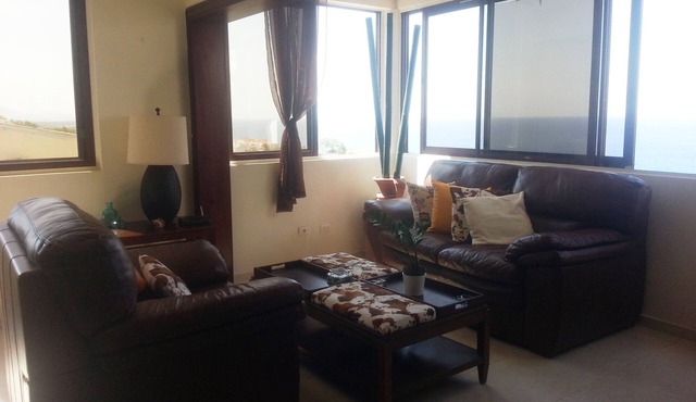 Guest-friendly 1BD Condo With Sea Views Near The Beach!
