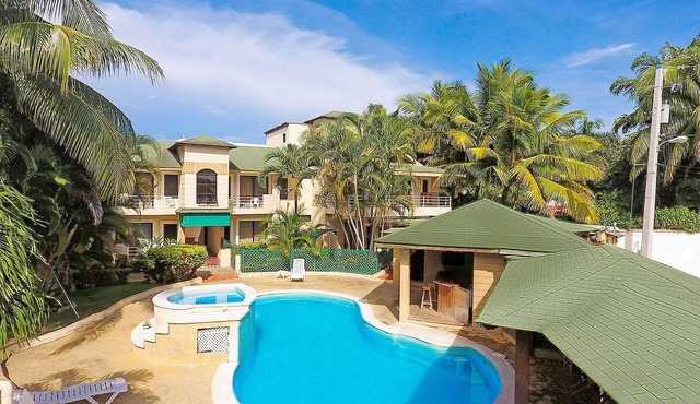 Guest-friendly apartment in central Sosua, pool/internet/cable TV/free breakfast
