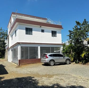 Hermoso Apartamento en 3er nivel con terraza privada