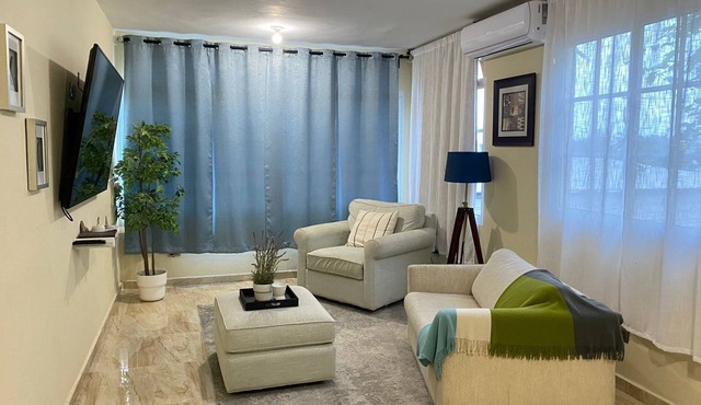 Hermoso y acogedor apartamento a solo 10 minutos del aeropuerto Las Américas.