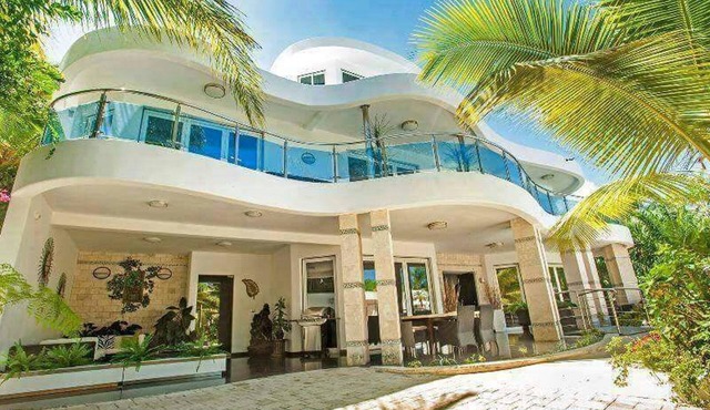 Hot parties in Dominican Republic!