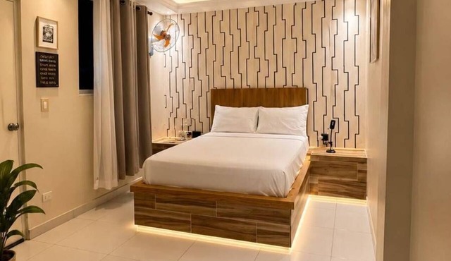 Hotel 1325
