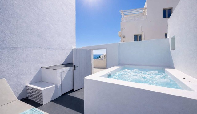 Iliana's Getaway - Private Villa with Jacuzzi in Imerovigli