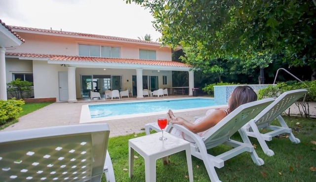 Impressive villa with pool at Metro Country Club.
