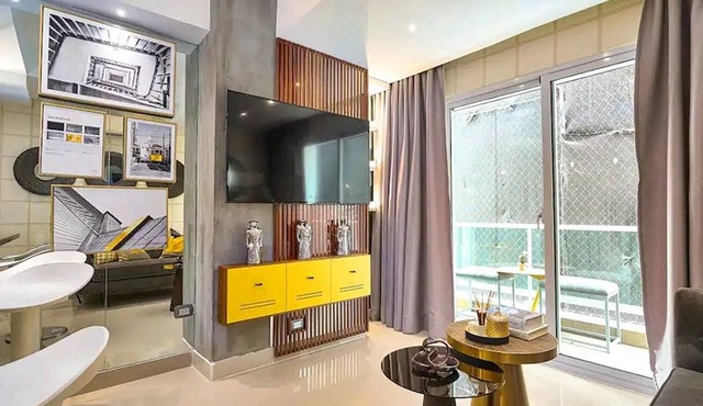 In The City Center Modern Apartment! Pool&Gym