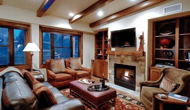 Innsbruck Aspen | Deluxe One-Bedroom Garden Residence 03 w/Hot tub, Centrally located in Aspen