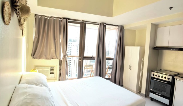 Isla Room by Lakbay Urban Living
