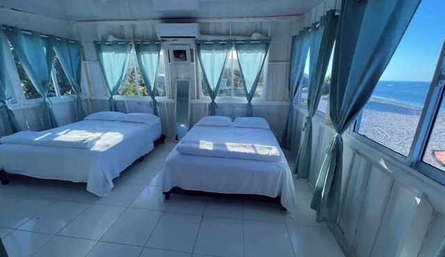 Kiters Must See! Lovely loft, Beach Front perfect!