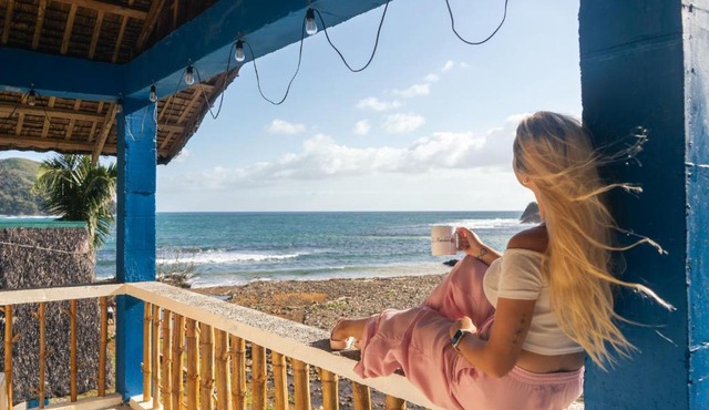 L'Astrolabe - Riverside Bungalow with Sea View