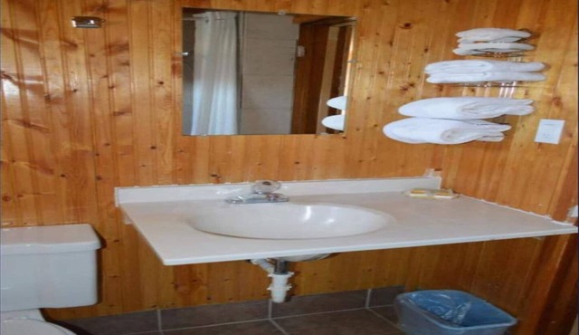 La Crosse KS | 3 Queen Bed in La Crosse KS