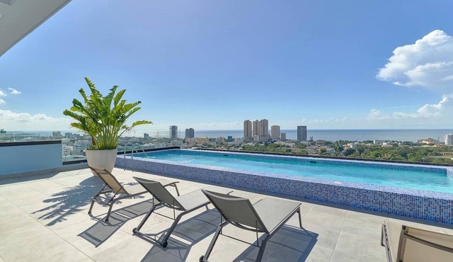 ® La~Diana’s~View @FarallonSD +Pool+Gym+Downtown