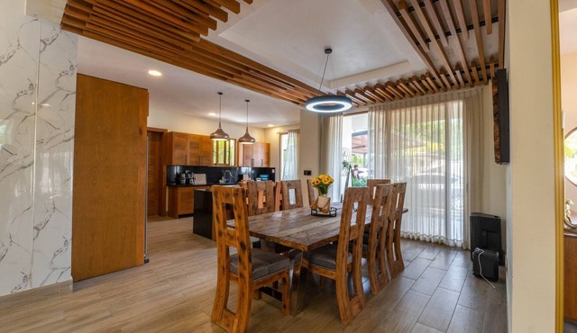 La Vega Villa With Private Pool and BBQ