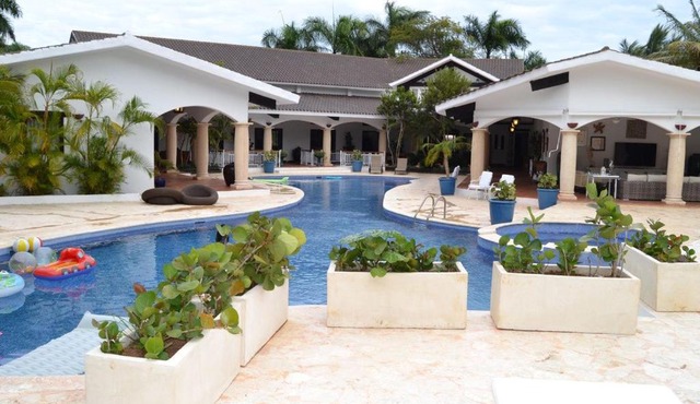 Laguna Luxury Villa
